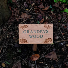 Load image into Gallery viewer, Personalised Engraved Oak Leaf Plaque with Stake
